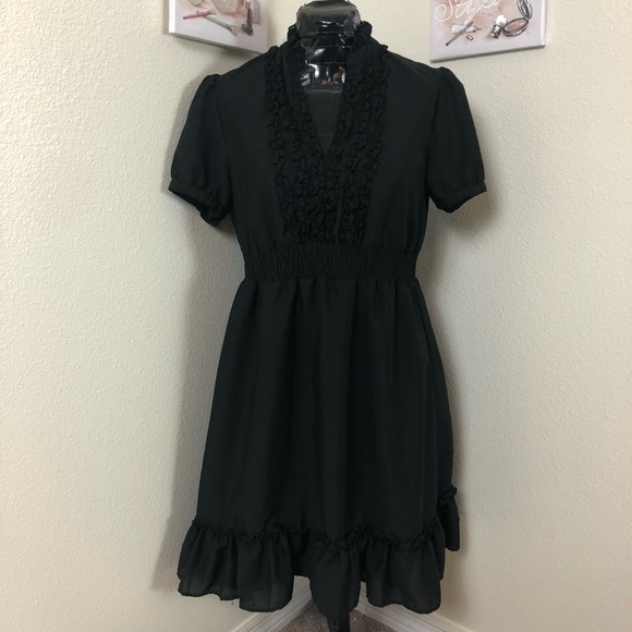 H&M Dresses & Skirts - Ruffled Bust Cotton Dress